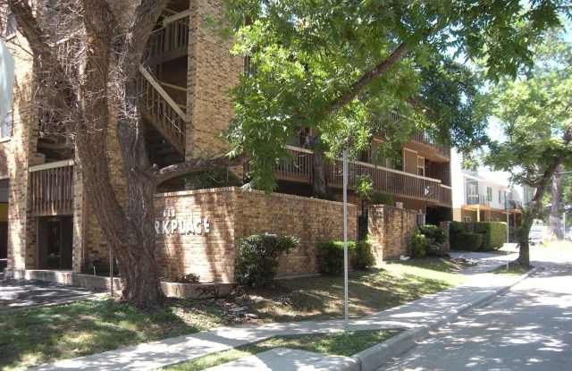 PRE-LEASE 2025/2026: Excellent Roommate Floorplan, Washer/Dryer Included, Location Location Location! 70% Agent Commission!!! photos photos