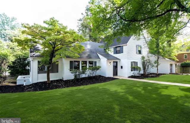 4215 VACATION Lane Gallery 2