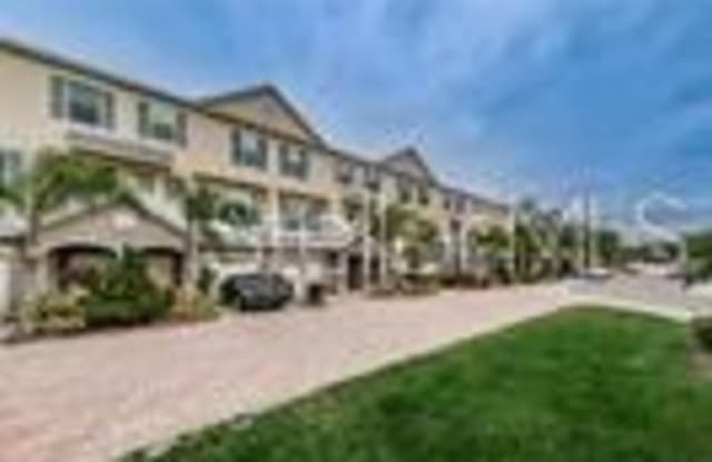 828 CALLISTA CAY LOOP - 828 Callista Cay Loop, Tarpon Springs, FL 34689