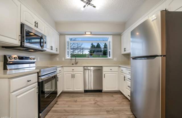 13665 Sw Parkway Gallery 4