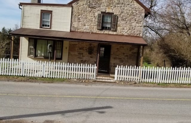 1798 Spring Hollow Road - 1798 Spring Hollow Road, Lancaster County, PA 17519