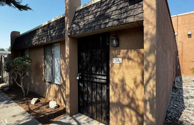 Charming 2 bedroom, 1 bath, 1 car garage unit. photos photos