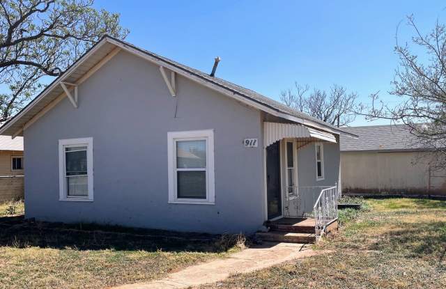 Charming 2BR/1BA Corner Lot Home with Shop  Fenced Yards photos photos