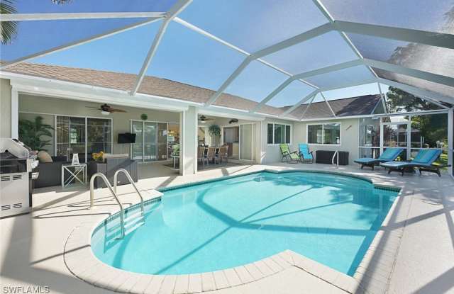 4138 SW 5th Avenue photos photos
