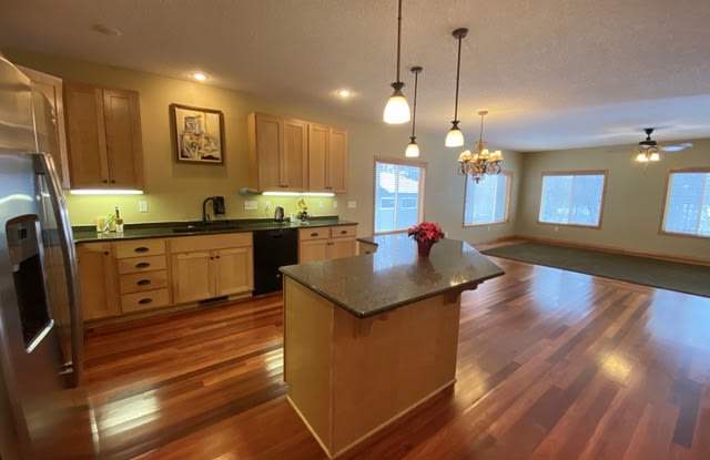 2219 Baneberry Way W Gallery 4