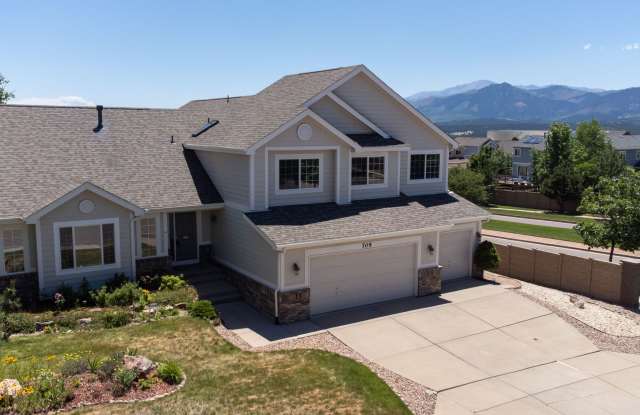 Beautiful large home with view of Pikes Peak in D-20 - short term lease until 03/31/2027! Gallery 3