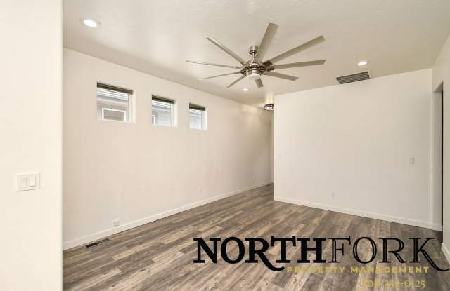 Easy living, low maintenance - Move-in credit for leases by 9/25 Gallery 4