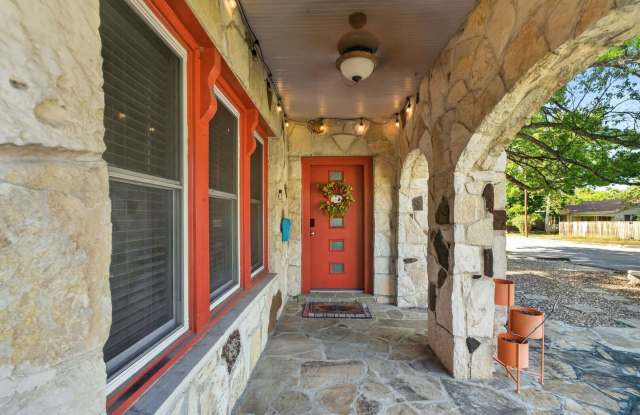 292 S Chestnut Gallery 4
