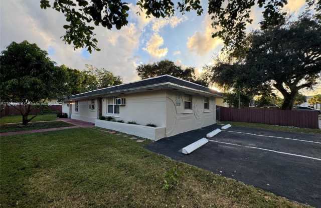 715 SW 6th St # 2 photos photos