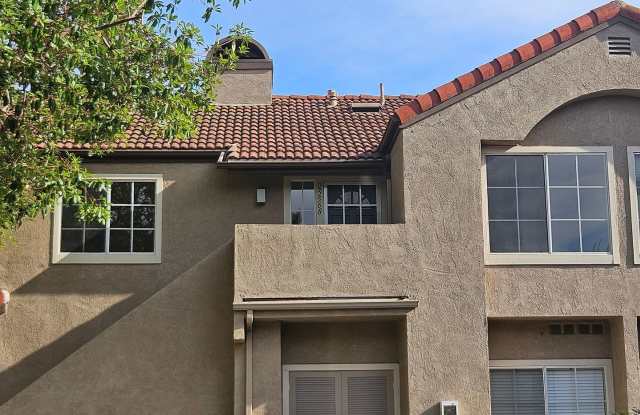 Wonderful 2 Bedroom 2 Bathroom Upper Level End Unit photos photos