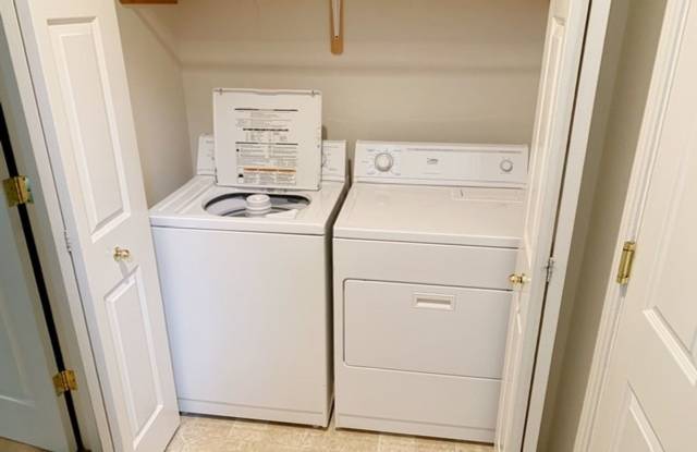 East Anchorage Townhouse with Yard, Garage, and W/D In unit! Close to JBER! photos photos