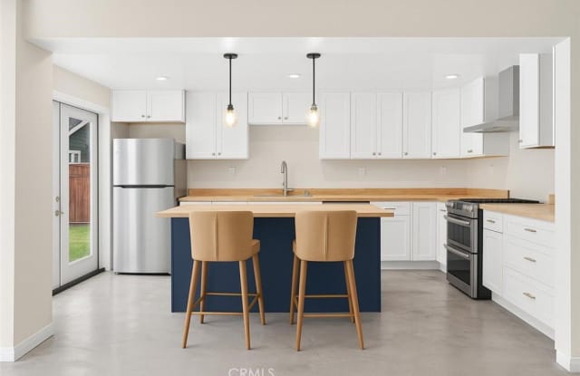 368 Newport Ave photos photos