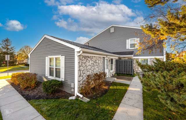 Schaumburg Ranch Two Bedroom One Bath with One Car Garage photos photos Schaumburg Ranch Two Bedroom One Bath with One Car Garage photos photos