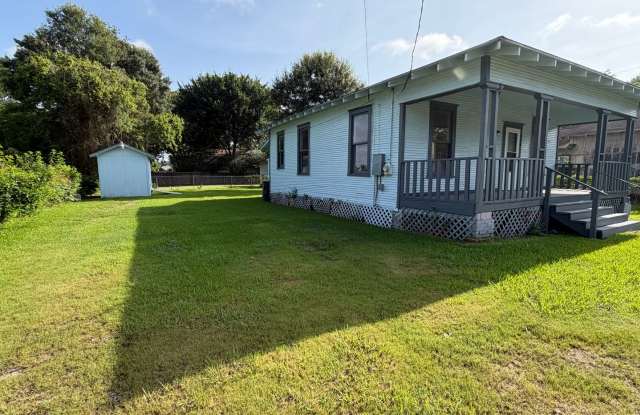 Cute 2 Bedroom, 1 Bathroom Home in Beaumont photos photos