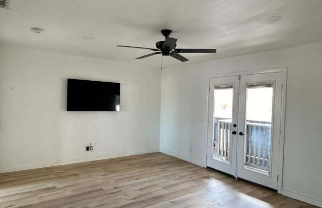 Lakeside Living Awaits: Beautifully Remodeled 3-Bedroom Rental in Spring Valley Lake! Gallery 3
