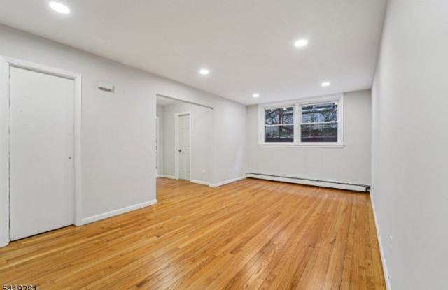357 Franklin St Gallery 3