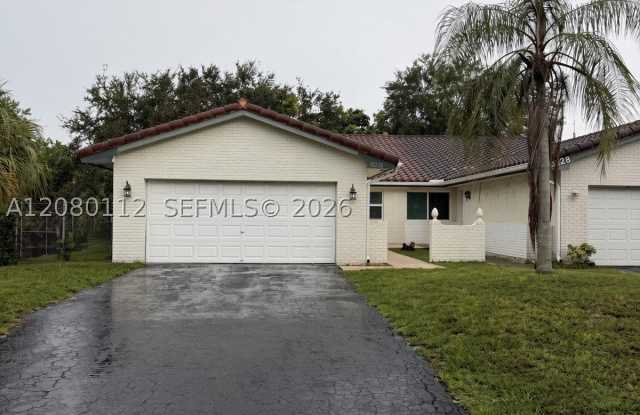10226 NW 31st St photos photos