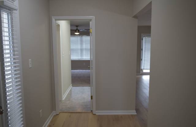 Bartons Landing Condo Gallery 3
