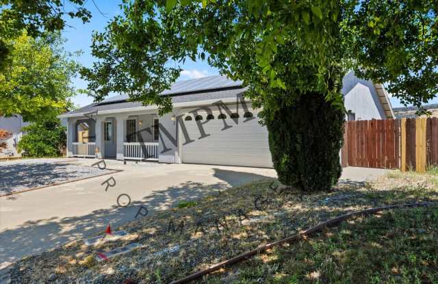 3 Berry Ct., Oroville - Views of Table Mountain! Updated! w/Solar! Gallery 4