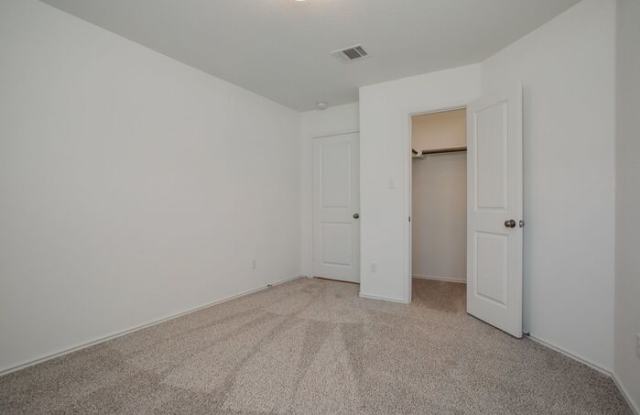 405 Baxendale Street Gallery 4