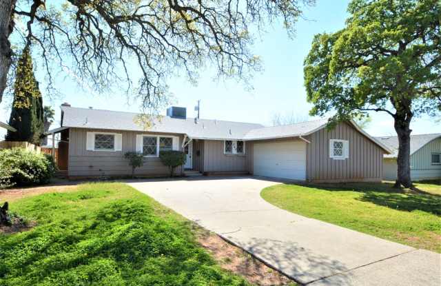 Charming 3 bedroom 2 bath Home in the Forward Addition photos photos
