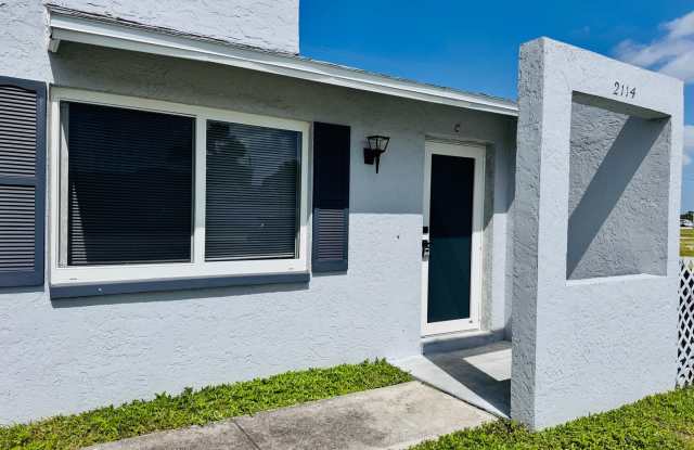 1 Bedroom 1 bath Ground Floor unit. Available for Immediate Move In. Gallery 1