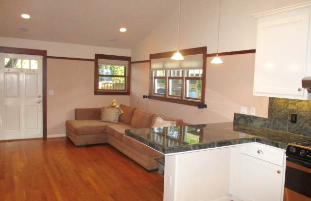 16929 Roberts Rd Gallery 3