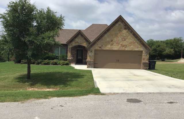 COMING SOON WATER + LAWN CARE Included + COMMUTERS DREAM photos photos