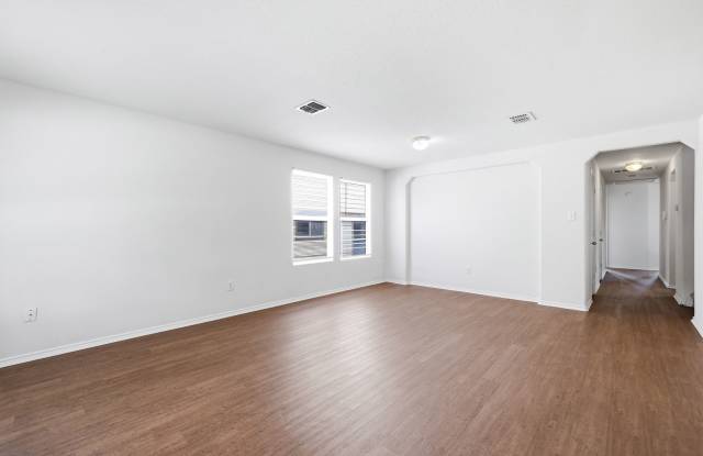 ***MOVE-IN SPECIAL: TWO WEEKS FREE***Beautifully Updated Two-Story Home in Monticello Ranch Gallery 4