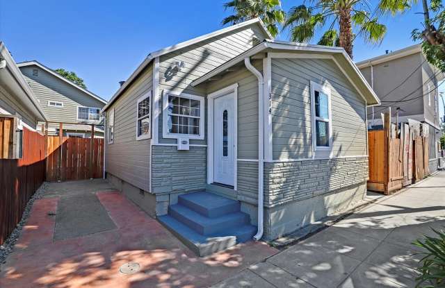 Adorable  Modern Remodeled Home, New floors  Paint, Renovated Bathroom, New Appliances, Solar! photos photos