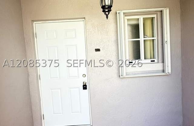 16042 SW 86th Ln Gallery 3