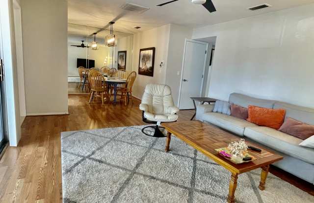 1221 Drew St Gallery 1