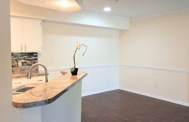 Beautiful 2/2 condo for rent next to Waterford Lakes Town Center, UCF and Valencia College. photos photos
