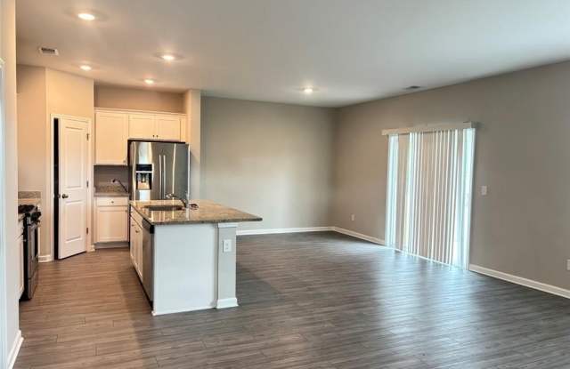 243 Grey Falcon Avenue Gallery 3