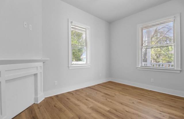 Spacious 3BR/2BA Home on West Victory Drive Gallery 4