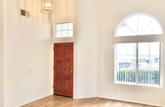218 Royal Glen Drive Gallery 3