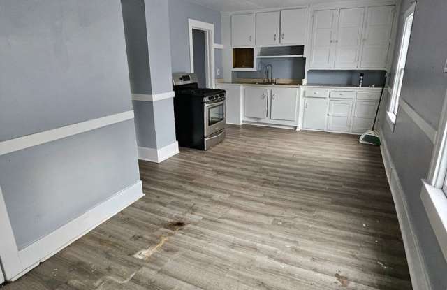 upper two bedroom unit with bonus room West side photos photos