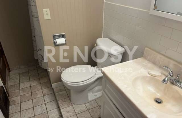 1BD/1BA Duplex in Saint Paul Available Now Gallery 3