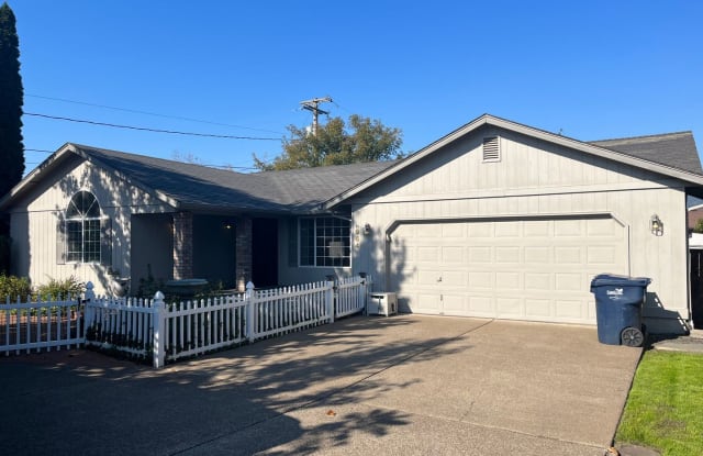 964 55th Place - 964 55th Place, Springfield, OR 97478