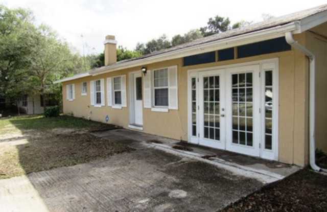 5026 Cassatt Ave - 5026 Cassatt Avenue, Pine Hills, FL 32808