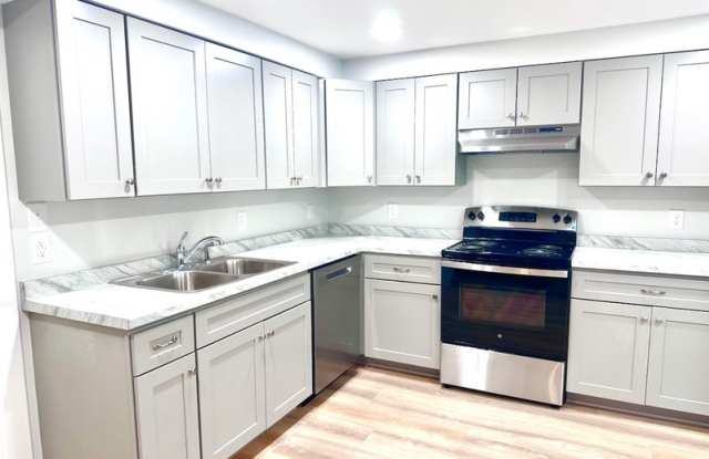405 Elliott Avenue - B photos photos