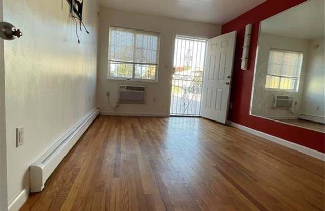 1749 Seward Avenue Gallery 4