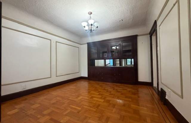Don't miss this freshly painted 4-bed 2-bath home in Daly City! Gallery 4