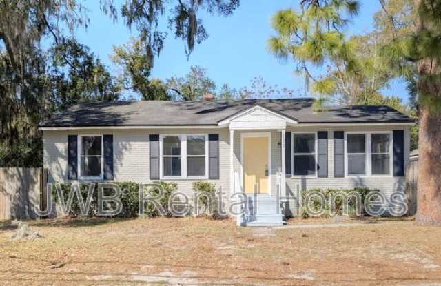 1049 Lake Forest Blvd photos photos