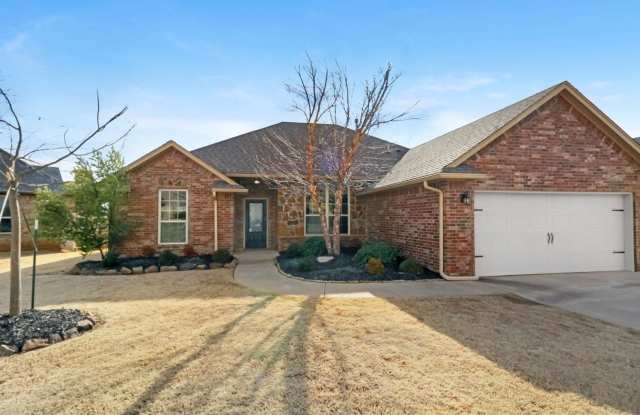Beautiful 3 bed+office, 2 bath, 2 car Home located in The Grove photos photos
