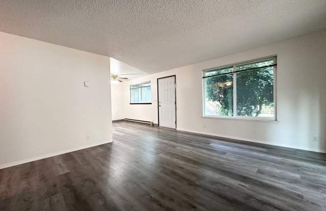 2 Bedroom Duplex in Sandy Gallery 3