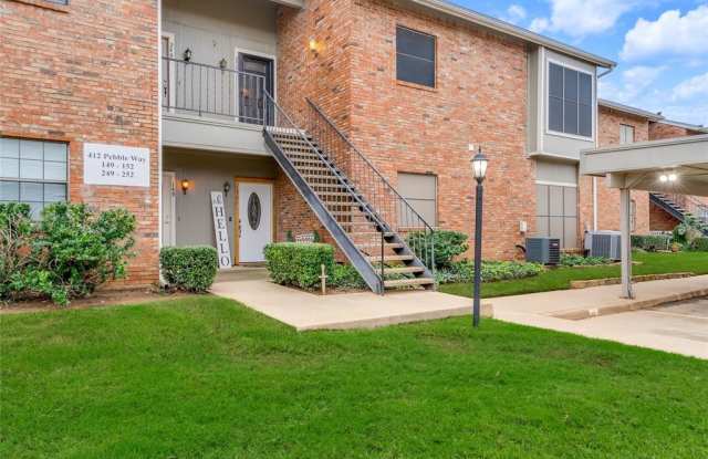 412 Pebble Way - 412 Pebble Way, Arlington, TX 76006