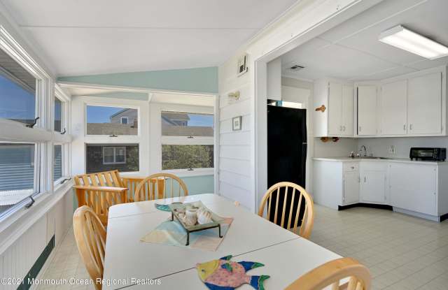 292 N Street Gallery 4