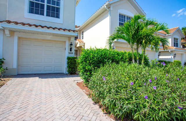 ONE MONTH FREE RENT***3BED/2BATH***STRATFORD PLACE*** FURNISHED or UNFURNISHED***AVAILABLE 5/1/2023*** More pictures to come *** photos photos