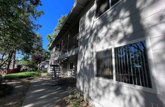 CUTE ONE BED APT IN COLFAX!!  $500 OFF 1ST MONTHS RENT!! Gallery 3